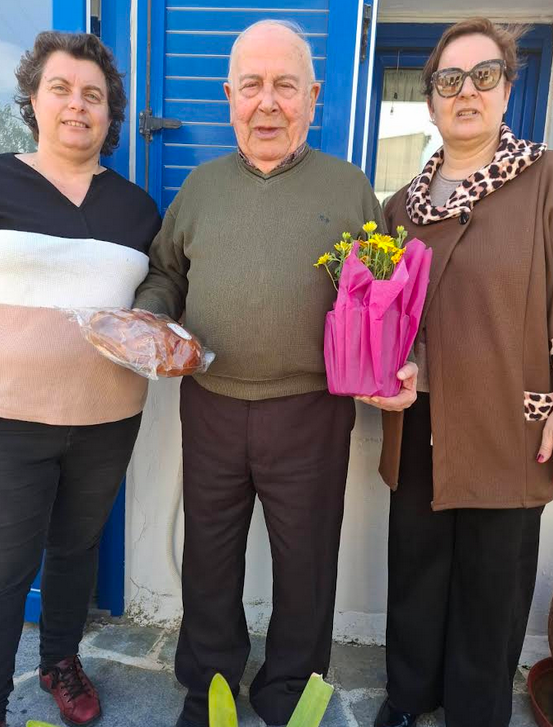 ΠΑΣΧΑΛΙΝΗ ΠΡΟΣΦΟΡΑ ΑΓΑΠΗΣ ΔΙΕΝΕΙΜΕ ΣΤΟΥΣ ΗΛΙΚΙΩΜΕΝΟΥΣ  ΚΑΙ ΤΟΥΣ ΦΟΡΕΙΣ ΤΟΥ ΝΗΣΙΟΥ 