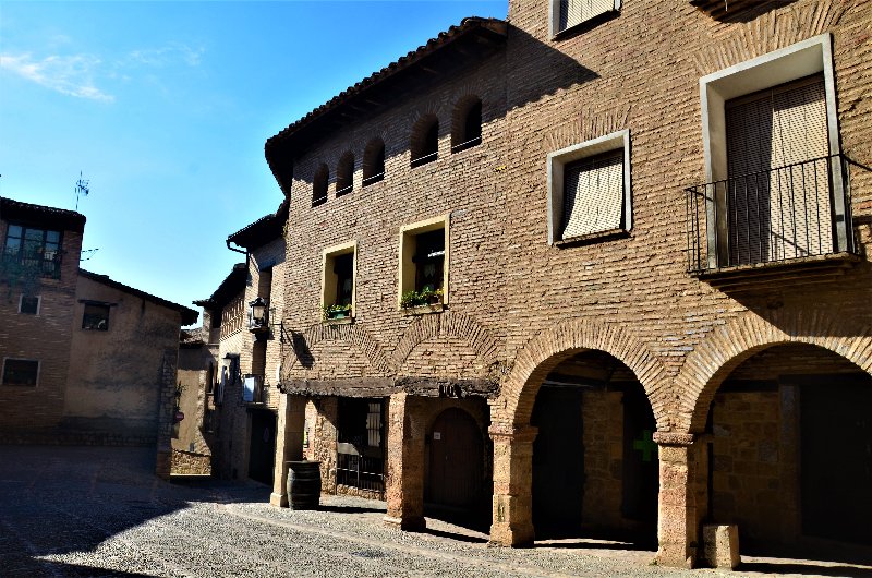 ALQUEZAR-19-4-2017-HUESCA - Los pueblos más bonitos de España-2010/2023 (26)