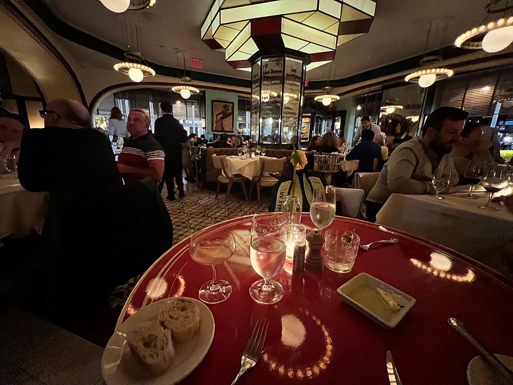 caption-1 Ресторан "Marseille" кусочек Прованса в сердце Нью-Йорка