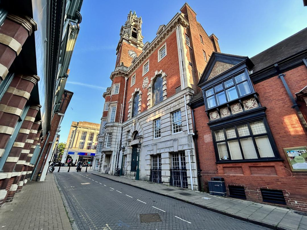 Пёстрая лента. Путешествие по сельским дорогам Англии в мае 2025 г.