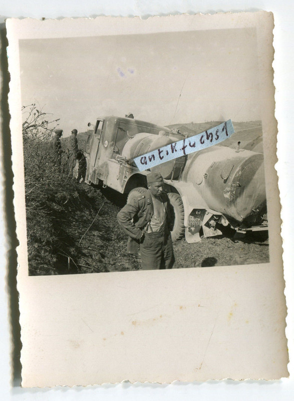 Beute Militär-Tankwagen-LKW in Griechenland festgefahren im 2.WK