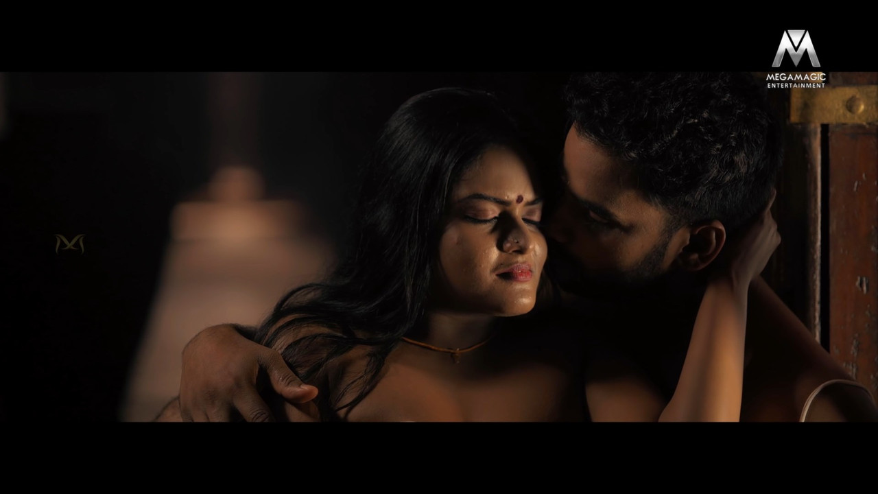 Sexy Hot Lady Navel and BooB Show.mp4_snapshot_00.17.699