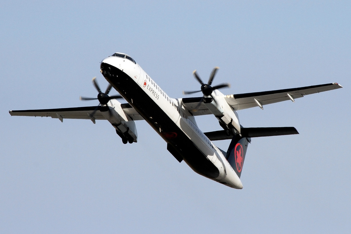004_DHC-8-402Q_C-GGFJ ∕ 420_Air Canada Express