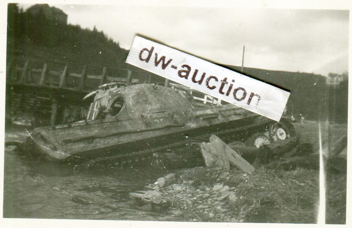 Ardennen Belgien 1944 , Panzer V Panther in Hauffalise (2)
