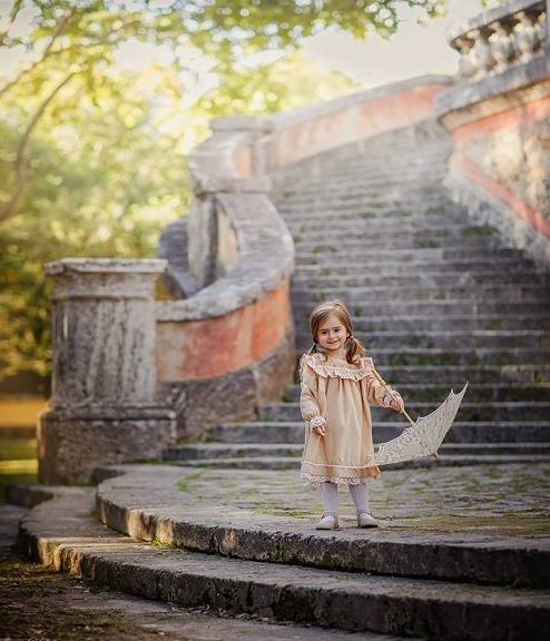 Lilia Alvarado Photography - Watch Me Edit Series: Girl With Umbrella