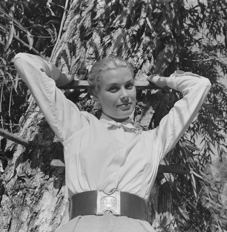 GraceKelly_md14