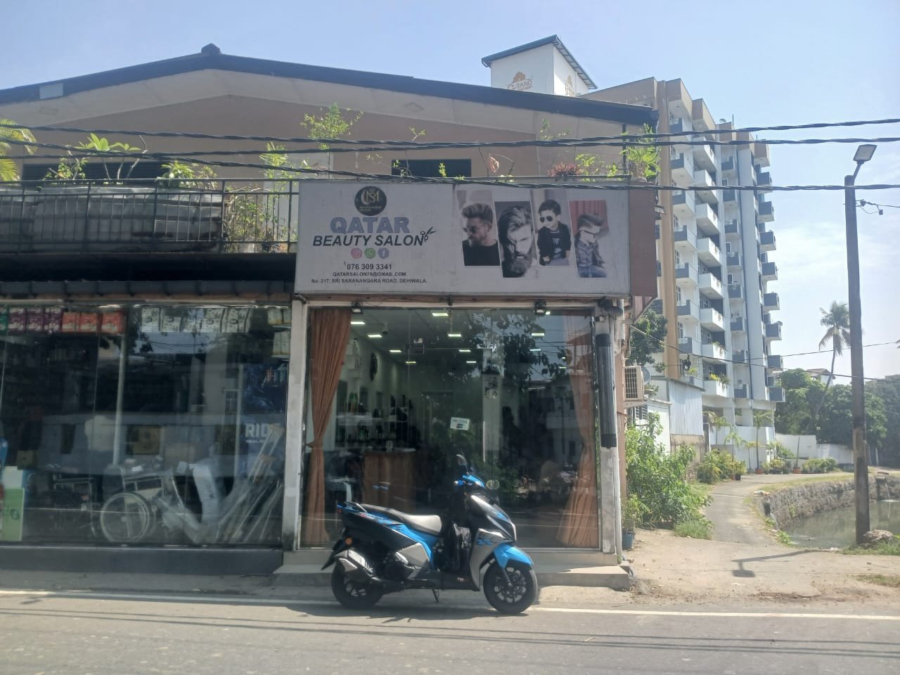 Modern salon