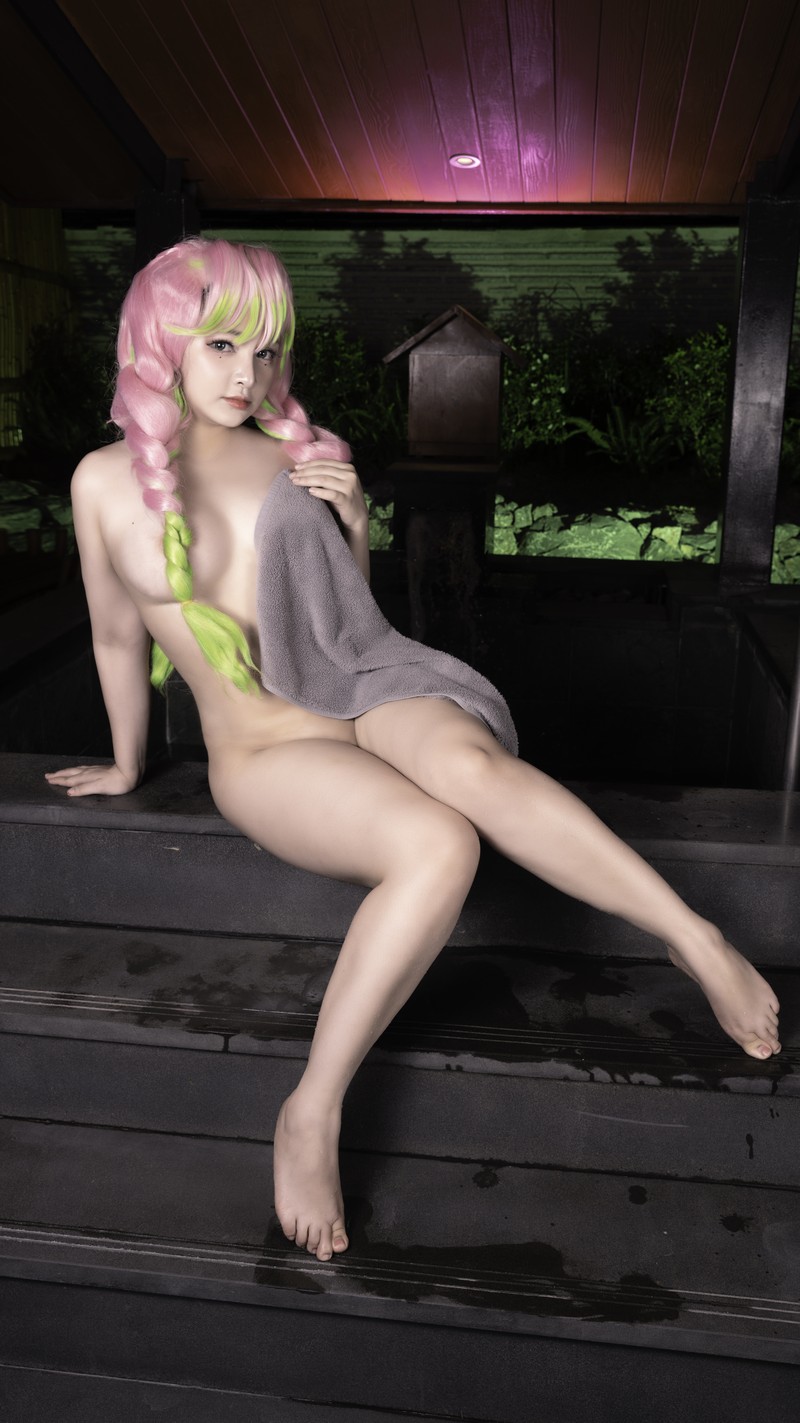 MiMi Chan 甘露寺蜜璃 Mitsuri Kanroji Cosplay 鬼灭之刃写真合集【33P-9V-453.9M】插图6