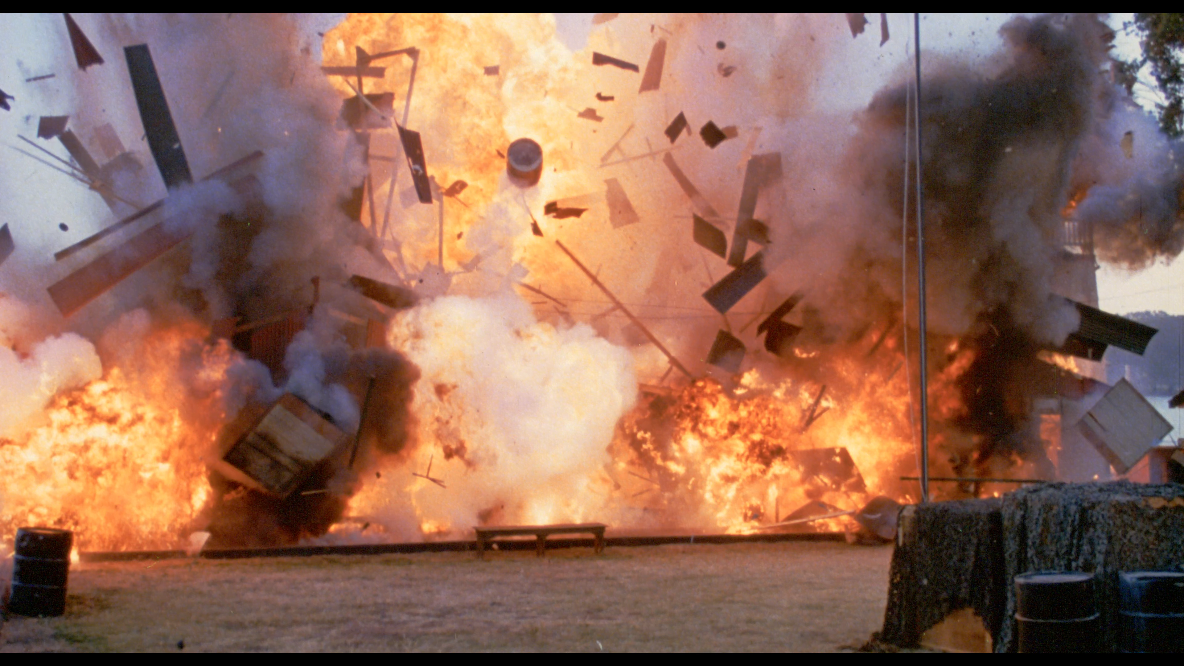 [Image: Commando-1985-35mm-2160p-HEVC-PCM-1-0-0006.png]