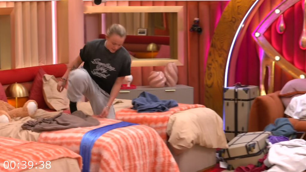 [Image: ais2ux9s49wn.png]