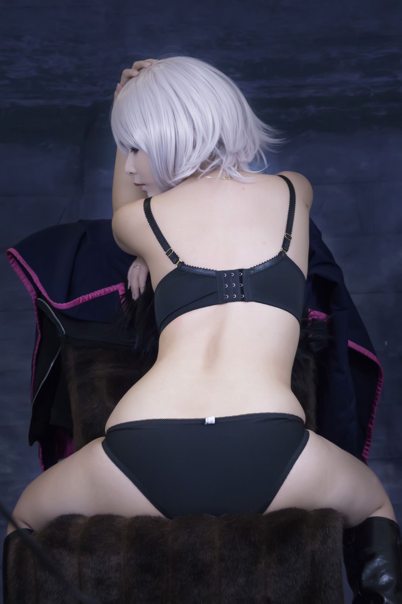 Hana Bunny 贞德 Alter Cosplay写真｜Fate Jeanne Alter 高清图片合集[12P-31.9M]插图2