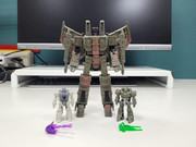 Netflix-Decepticon-Sparkless-Seeker-6