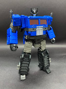 Shattered-Glass-Ultra-Magnus-08-1