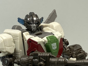 Studio-Series-SS-84-Wheeljack-03