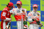 13 de Mayo. - Pagina 2 F1-spanish-gp-2007-podium-champagne-for-felipe-massa-lewis-hamilton-and-fernando-alonso