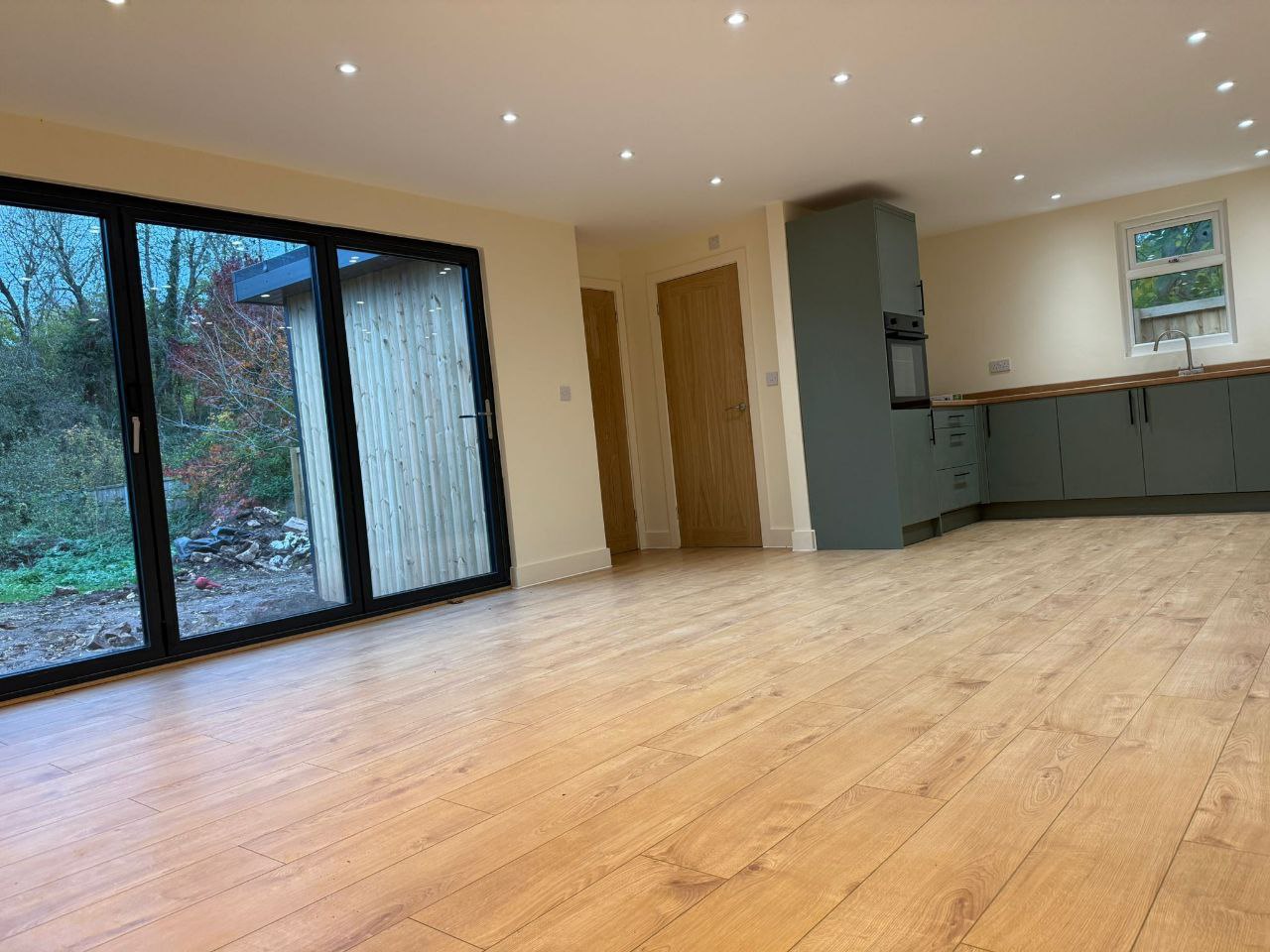 Internal Finishes – Year-Round Garden Rooms thumbnail 2