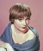 Shirley-Mac-Laine-d20