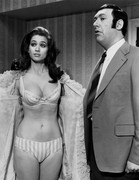 Valerie-Leon-b60