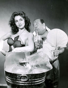 Julie-Newmar-mc07