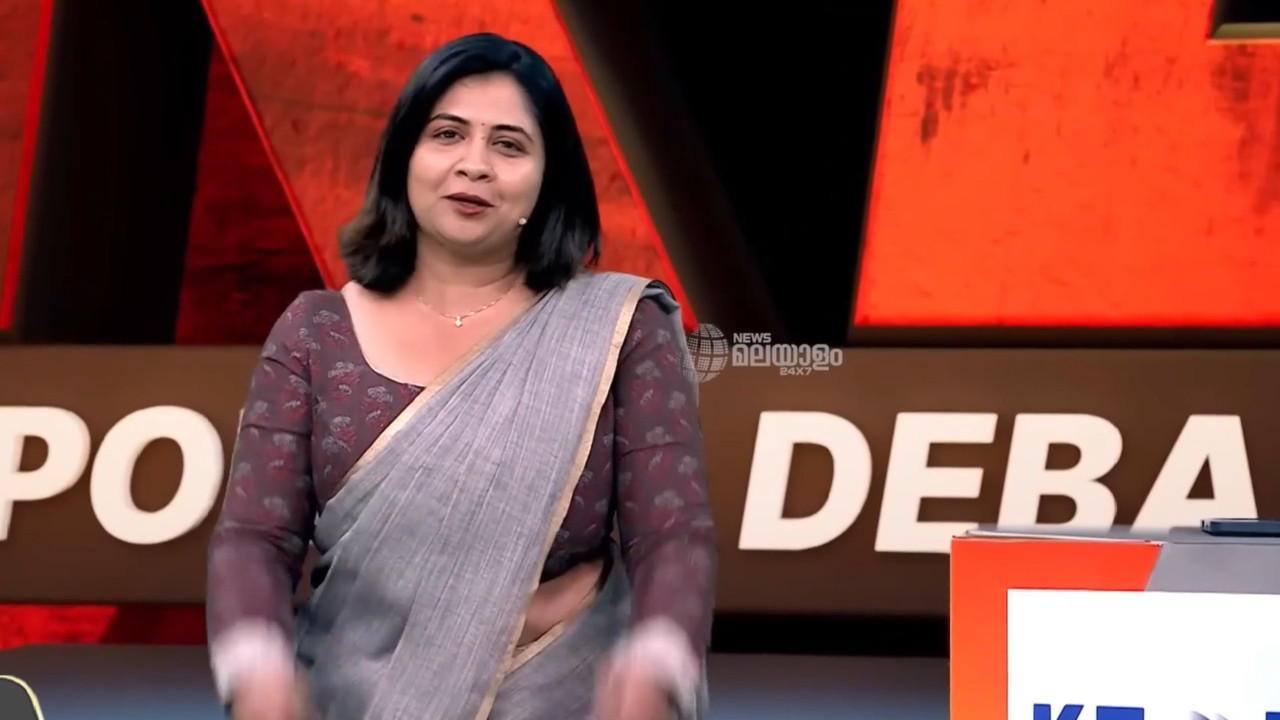 News Reader Sethu Lakshmi Sexy Huge Boobs in Saree and other Costumes mp4 snapshot 00 30 022