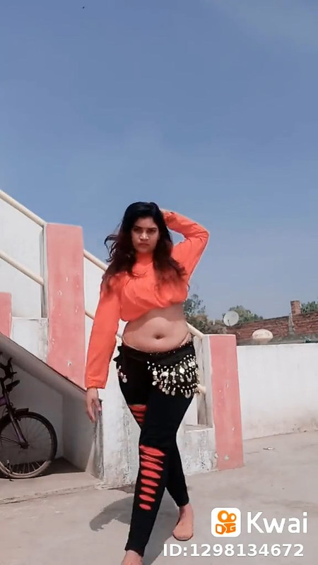 hot dei girl sexy navel in orange dress.mp4_snapshot_00.01.189