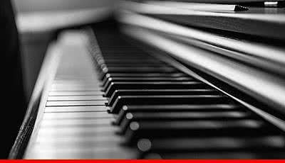 50 najlepszych kultowych piosenek na fortepian (2023-03)
