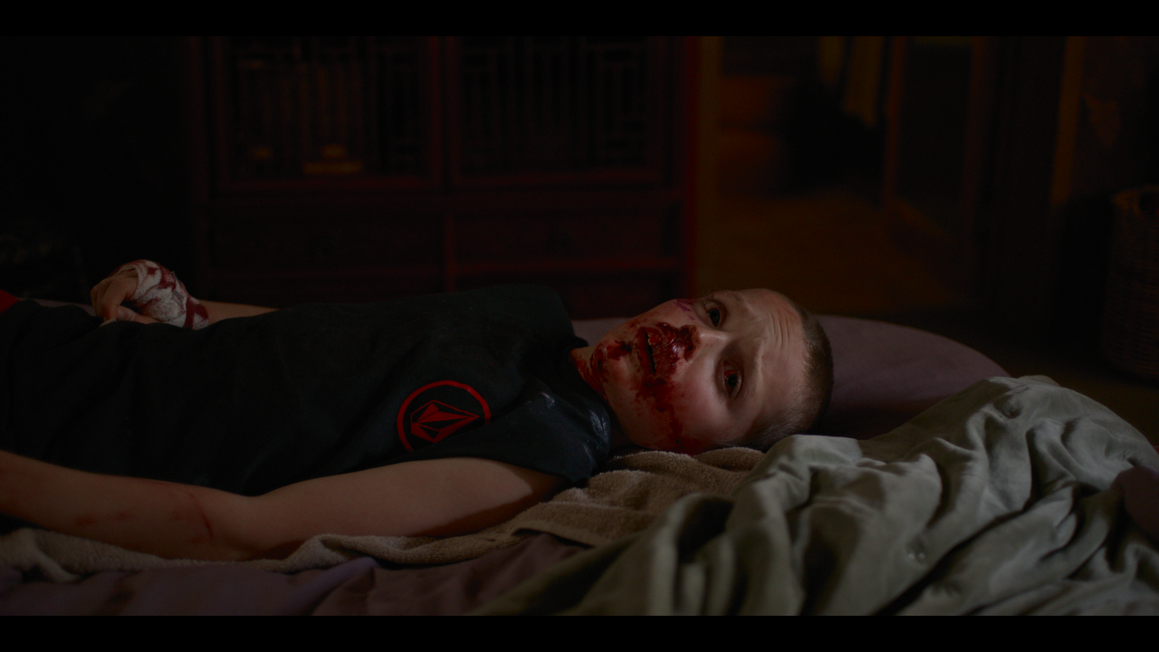 mpv-shot_Bring.Her.Back.2025.2160p.UHD.Hybrid.BDRemux.HDR10 .DV.HEVC-Нечипорук_00_45_45_0007