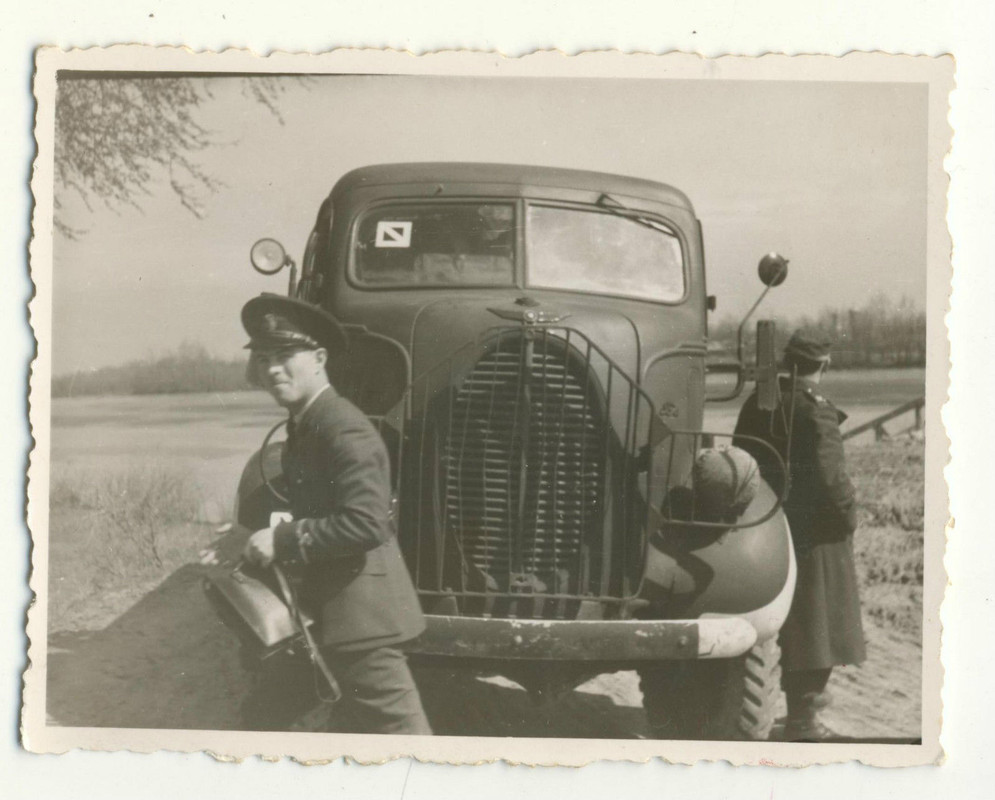 Rumänien Offizier und Militär-LKW