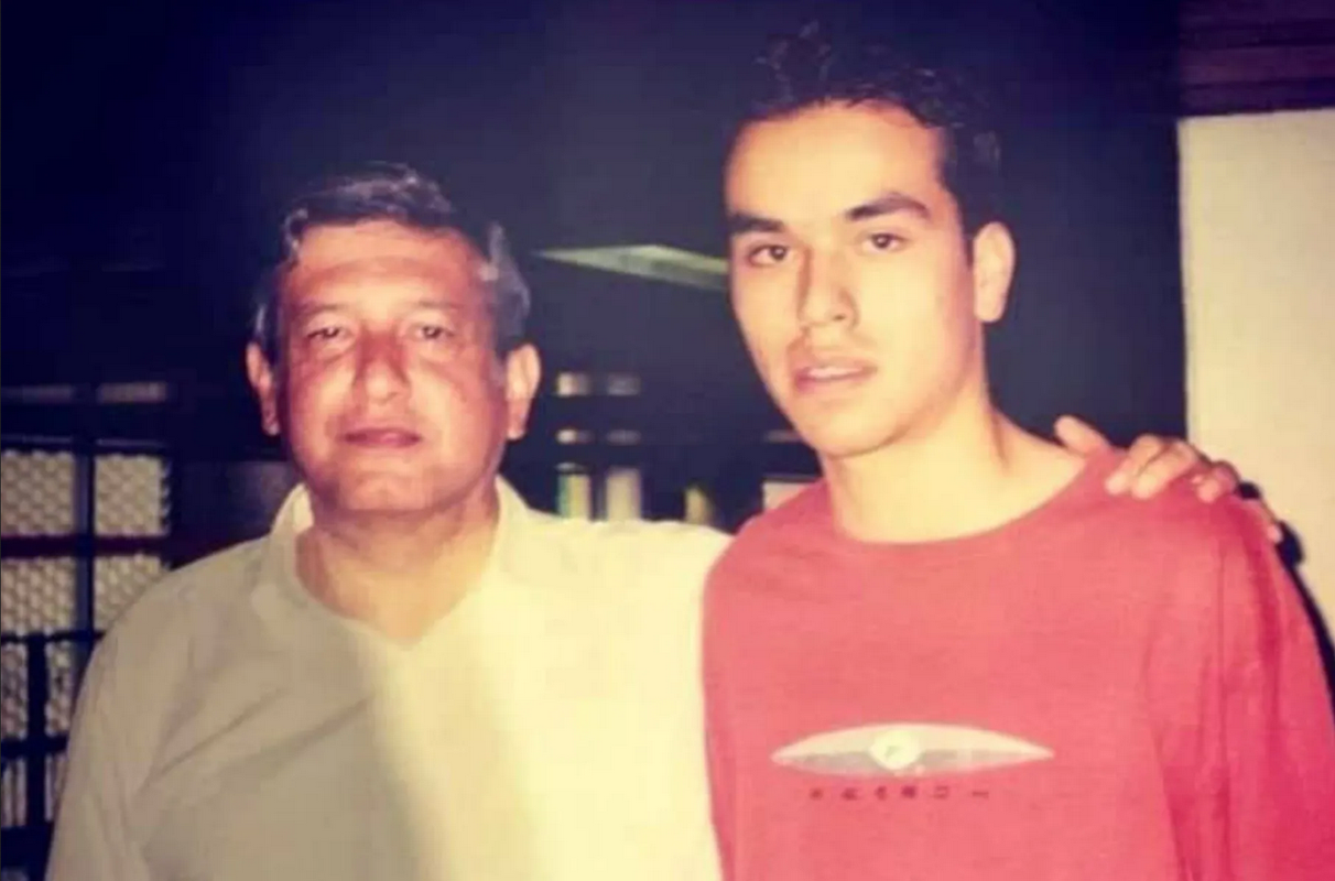 Previo al debate, Máynez publica foto con AMLO y dice estar orgulloso de su pasado