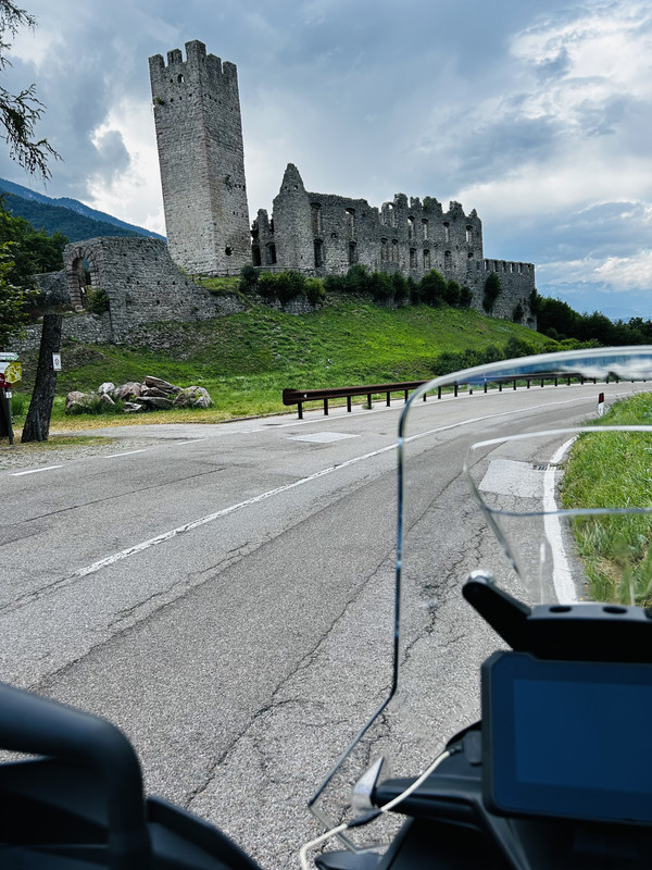 823AA3A9-7827-4A68-92DB-D009C5EB2A12