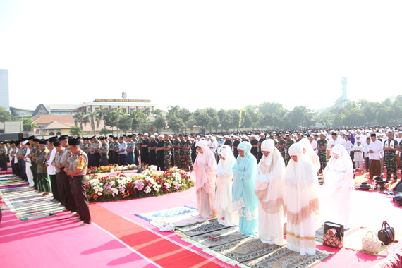 Karhutla dan Kemarau Panjang Landa Indonesia, Ribuan Warga Jatim Gelar Sholat Istisqa