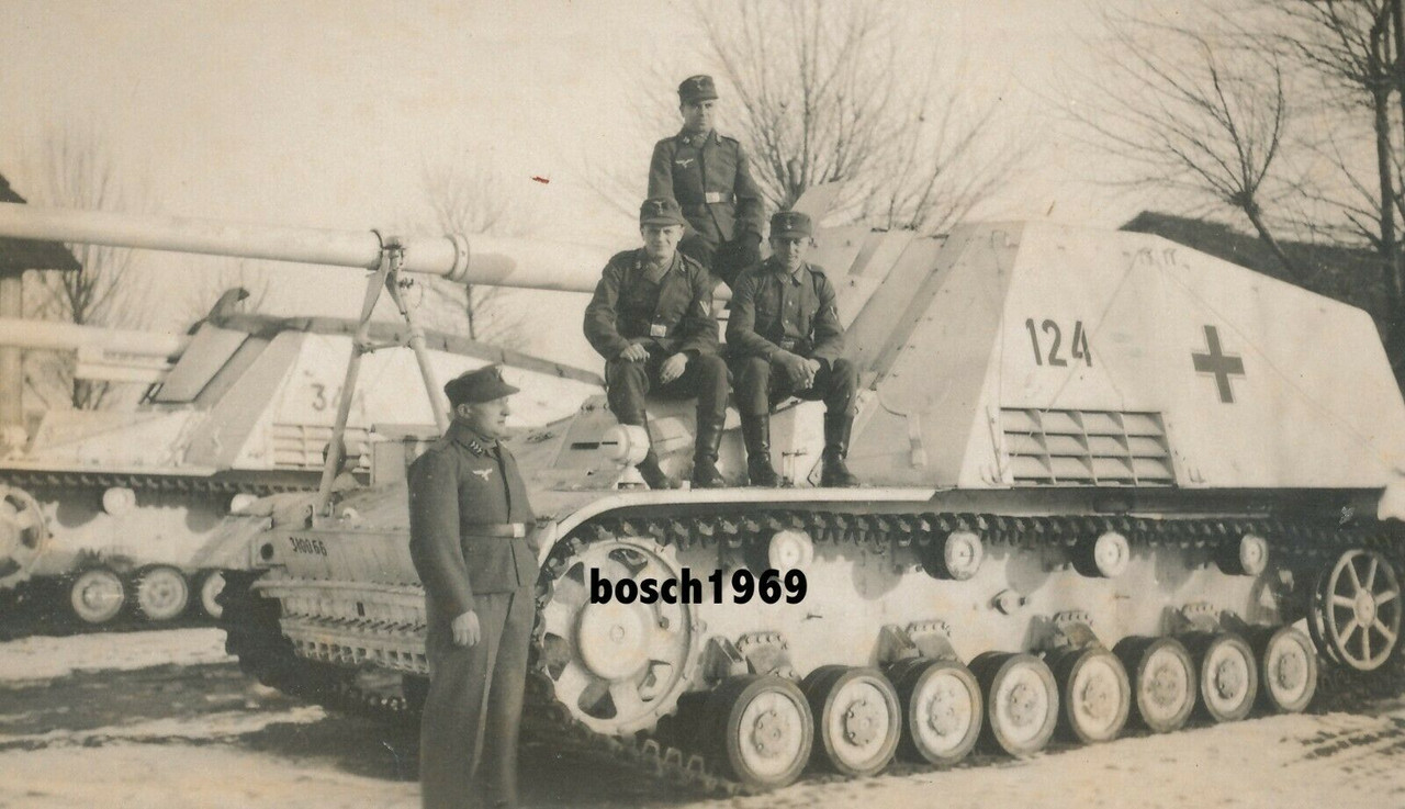 Foto - Deutscher Panzer Nashorn  Hornisse für Russland Feldzug.