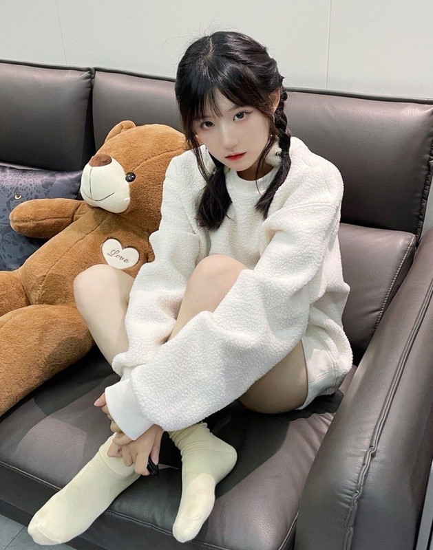 小隻馬白皙巨乳私約兼差