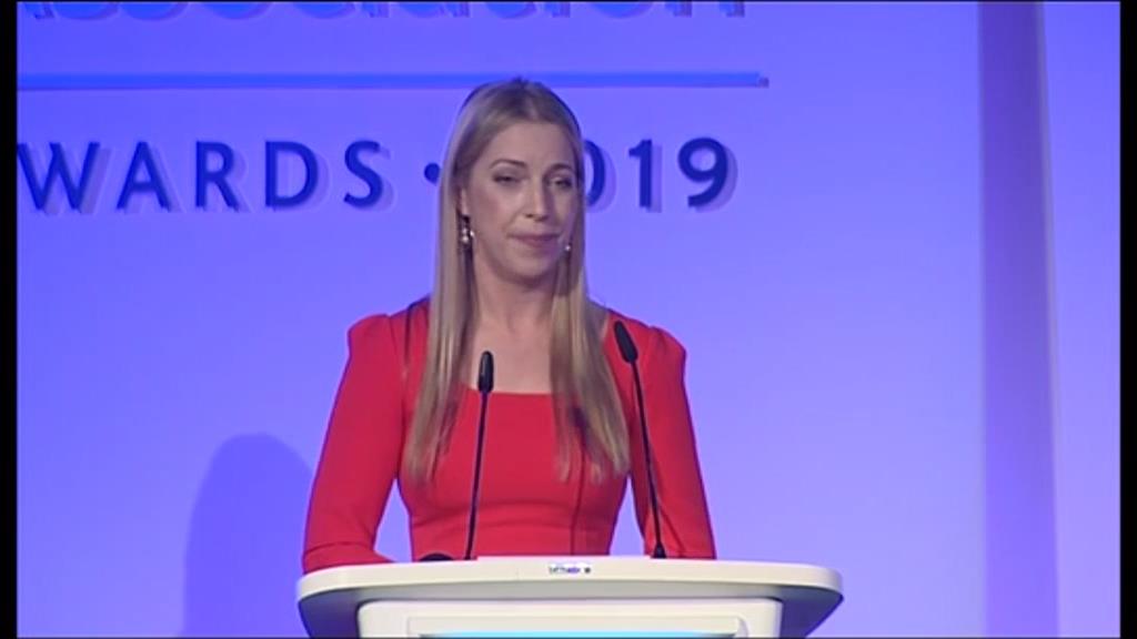Emma Vardy_20191226_1745.mp4_snapshot_03.06_[2019.12.29_21.23.04