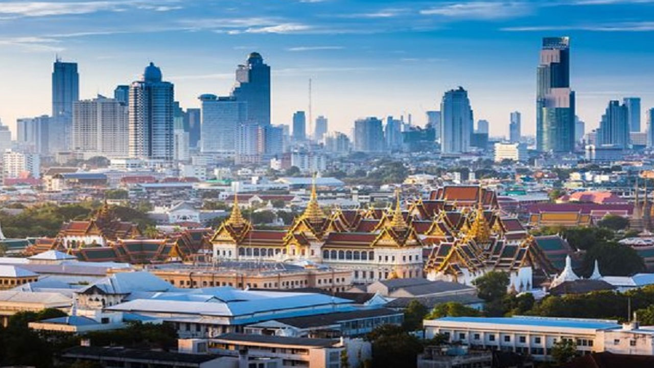 Kemewahan yang Ditopang Dunia Maya