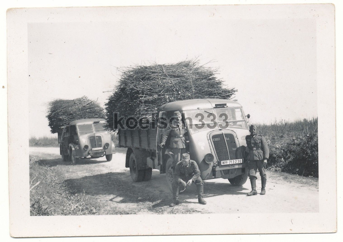 Foto französische Renault LKW´s Pilz Kennung 205