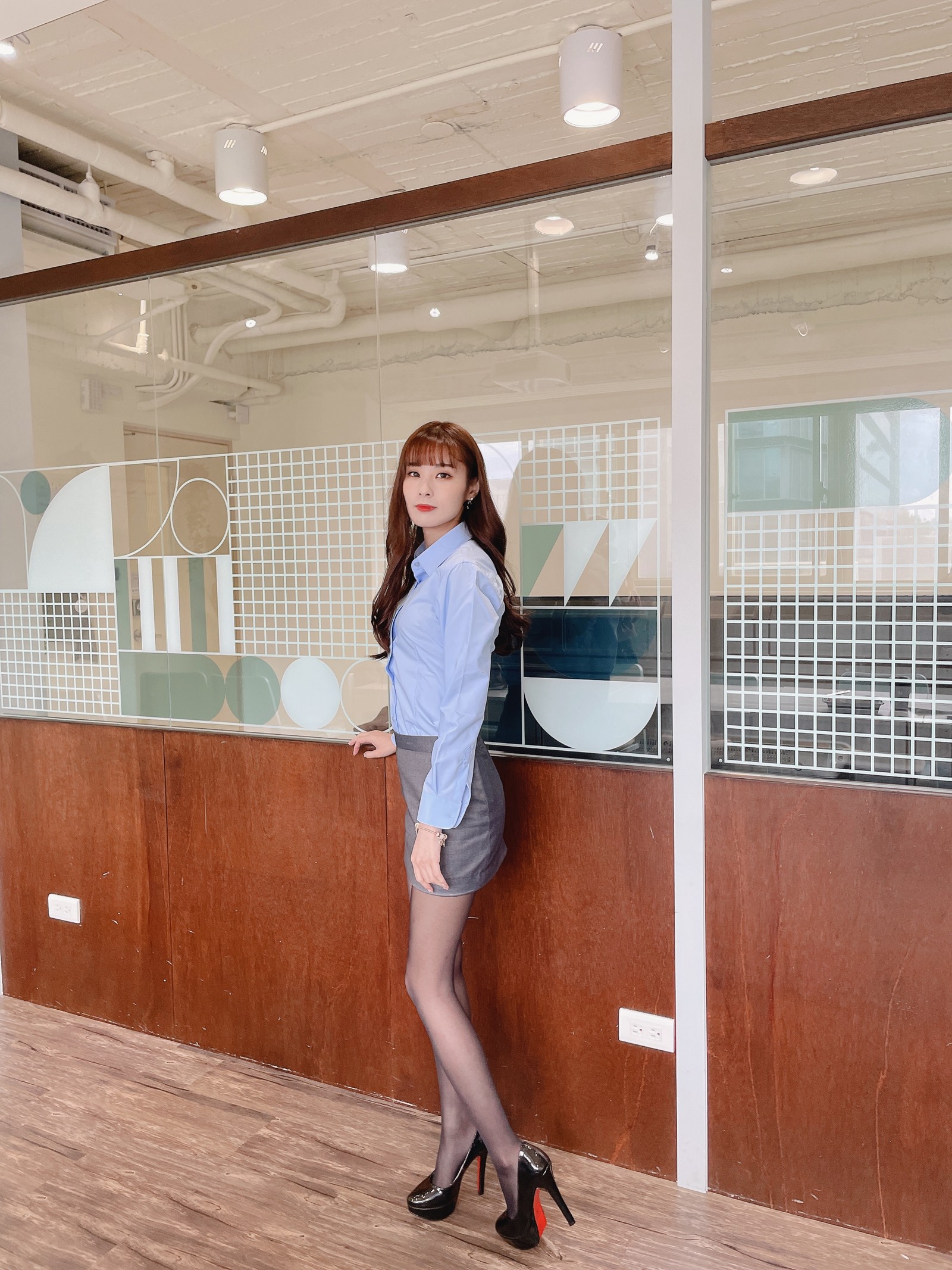 泥泥汝 OL 女郎 B 主题 写真＋视频合集｜高人气职业风作品（350P｜12V｜840MB）插图8