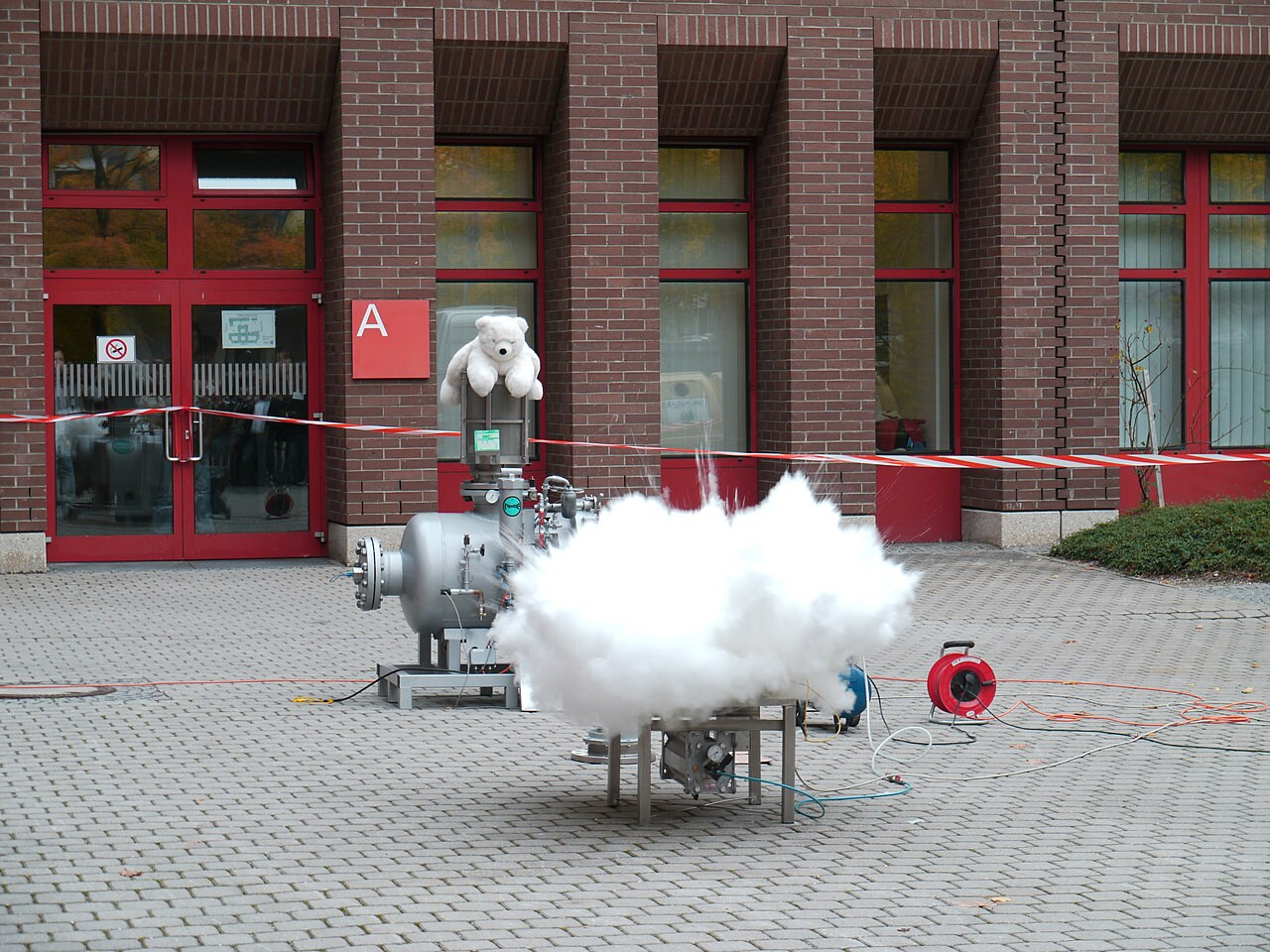 Dust-explosion-01.jpg