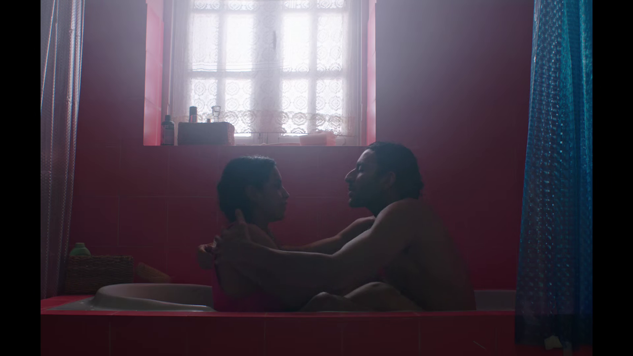 [Image: vlcsnap-2025-12-21-22h12m32s215.png]