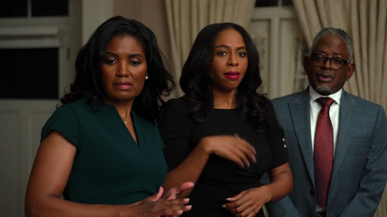Miss Governor 2025 WebRip Season 1 [Hindi + English] 480p 720p ESub Screenshot