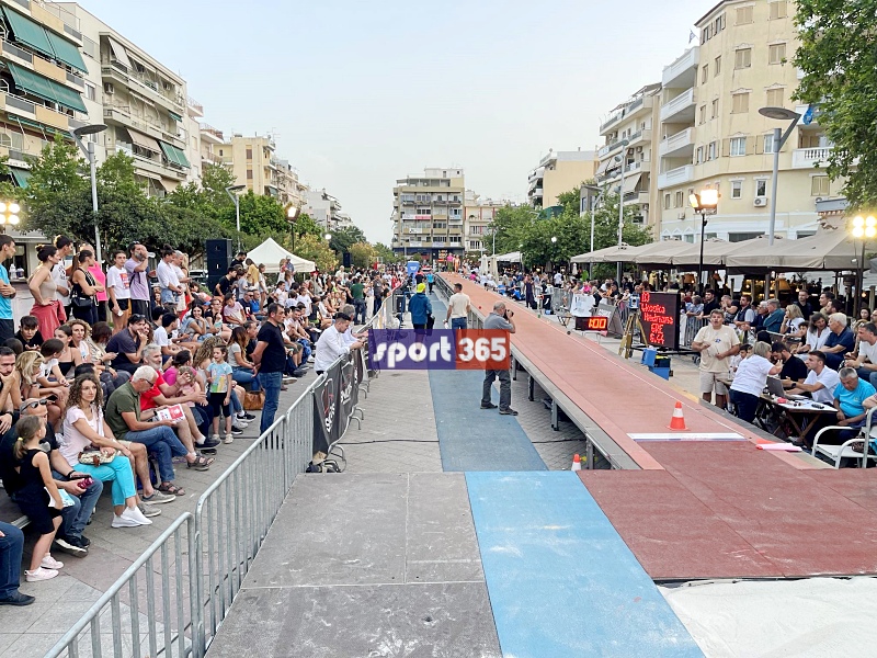 , Tsatoumas Street Long Jump: &Theta;έ&alpha;&mu;&alpha; &kappa;&alpha;&iota; &kappa;&alpha;&lambda;έ&sigmaf; &epsilon;&pi;&iota;&delta;ό&sigma;&epsilon;&iota;&sigmaf; &sigma;&tau;&eta;&nu; &kappa;&epsilon;&nu;&tau;&rho;&iota;&kappa;ή &pi;&lambda;&alpha;&tau;&epsilon;ί&alpha; &Kappa;&alpha;&lambda;&alpha;&mu;ά&tau;&alpha;&sigmaf; (&Epsilon;&iota;&kappa;ό&nu;&epsilon;&sigmaf;)