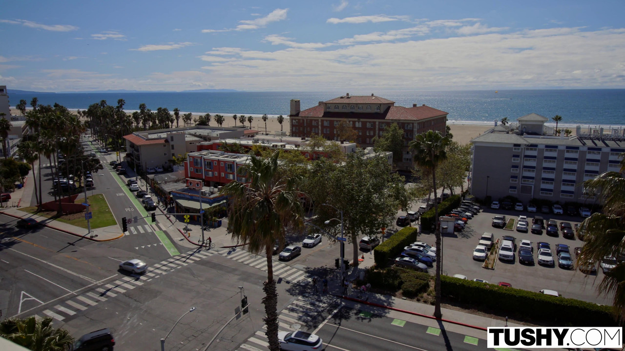 vlcsnap-2023-05-25-08h06m00s909