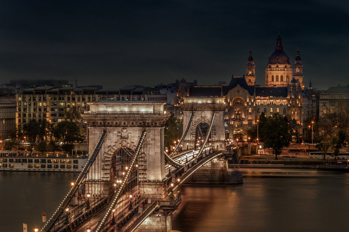 brown-chain-bridge-budapest.jpg
