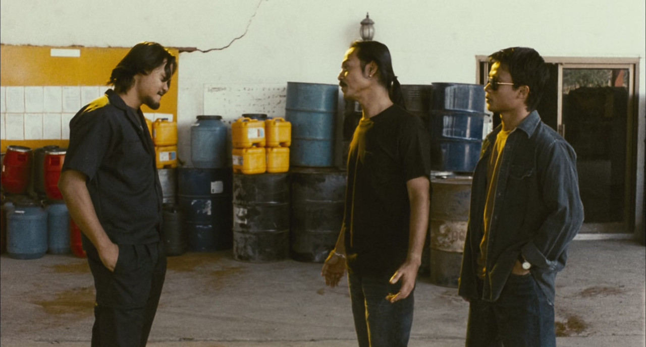 Born to Fight (2004) (1080p BluRay x265 HEVC 10bit EAC3 5.1 Thai + English SAMPA) [QxR]