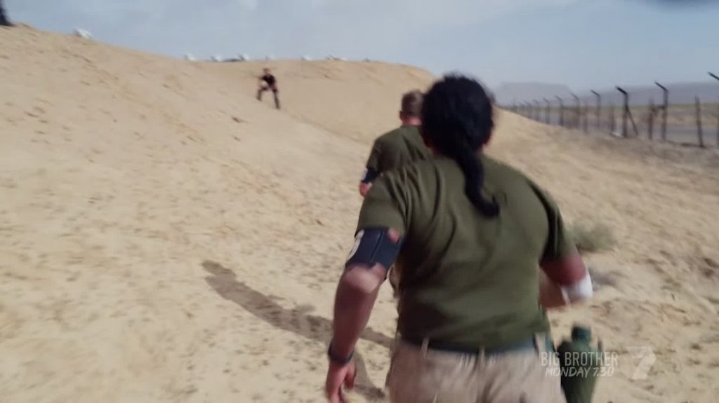 [Image: r15cxw3a1dda.jpg]