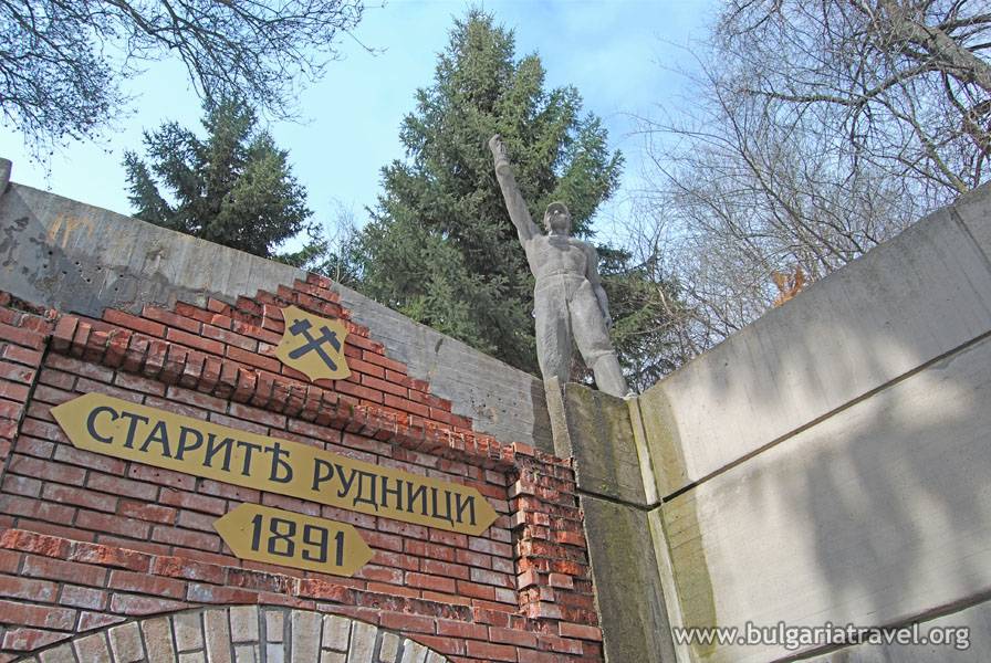 [Obrazek: 349-002-Muzej-po-minno-delo.jpg]