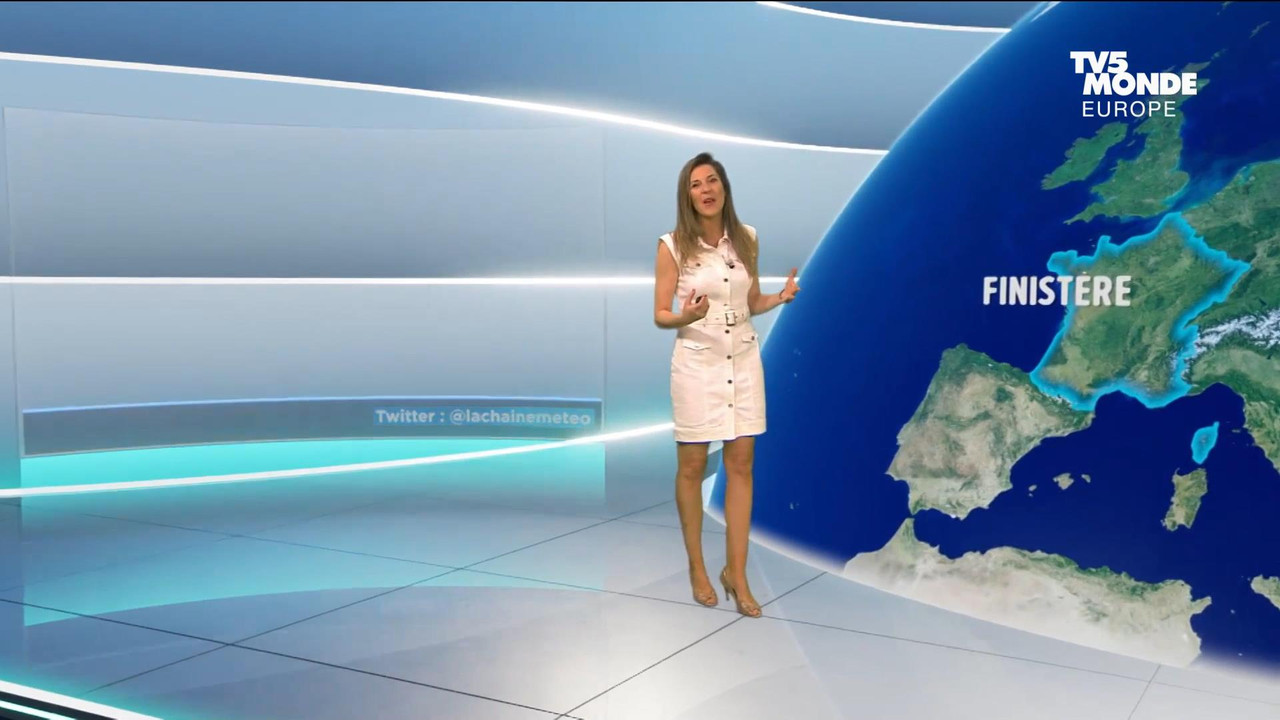 Daniela Prepeliuc TV5 080522.mp4_snapshot_00.20_[2022.05.08_18.10.41]