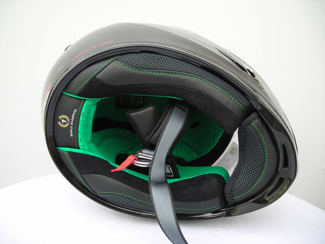 Kaciga XLite ultra carbon (11)