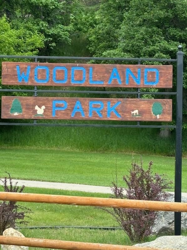Woodland-Park-Sign