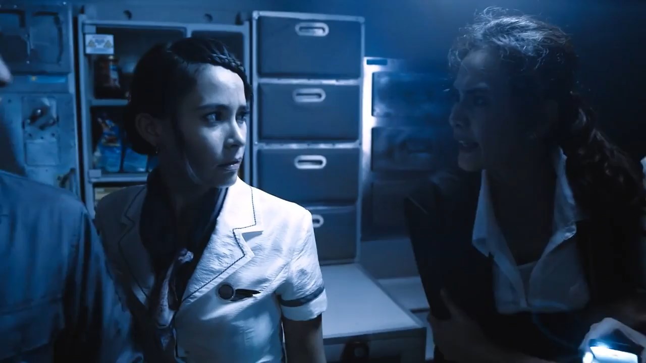 407 Dark Flight 2012 BluRay [Hindi + Tamil + Telugu + Thai] 480p, 720p ESub Screenshot